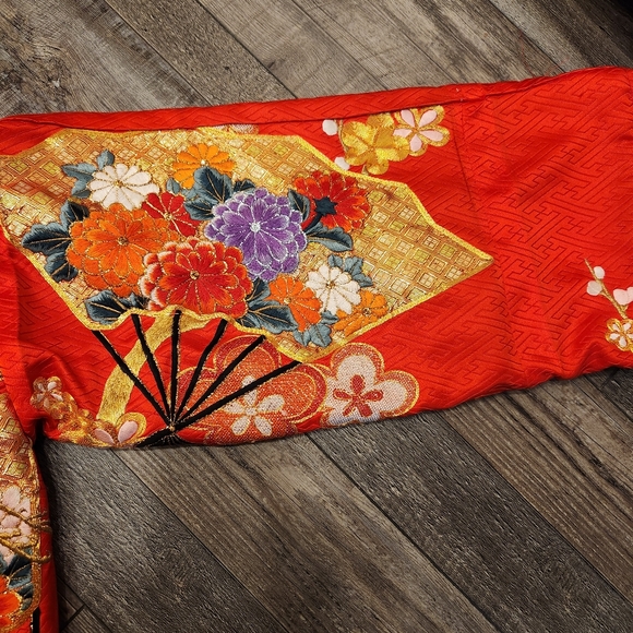 Kimono Heavily Embroidered - Picture 4 of 16